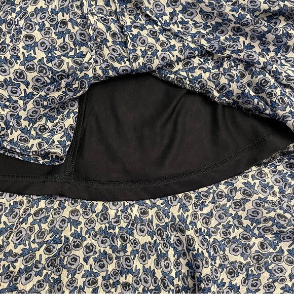 Tommy Hilfiger Short Sleeved Flowered Waterfall Dress.  Size 8 - Picture 7 of 7